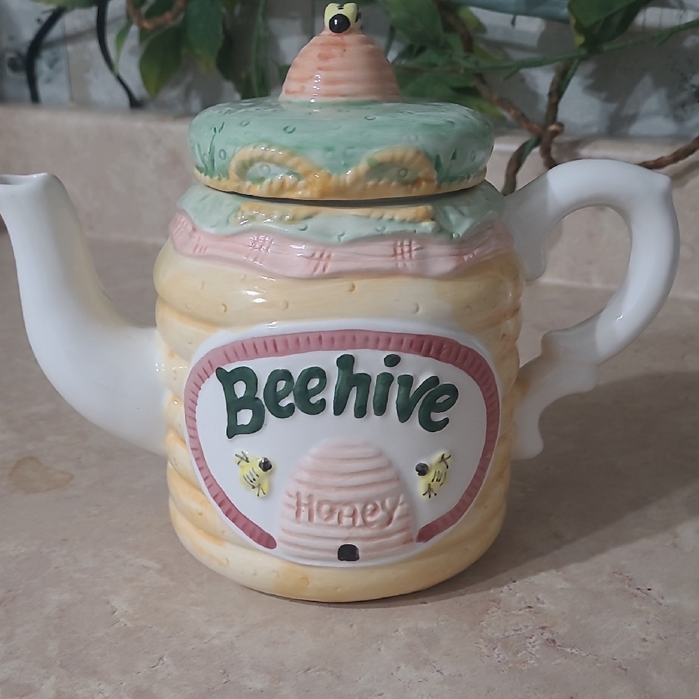 Beehive Honey Ceramic Teapot - Yellow, Green & Pink